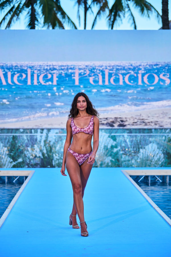 Brassière à fines bretelles
